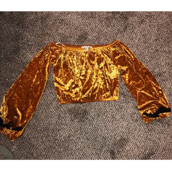 Forever 21 Tops - Off the shoulder crop top